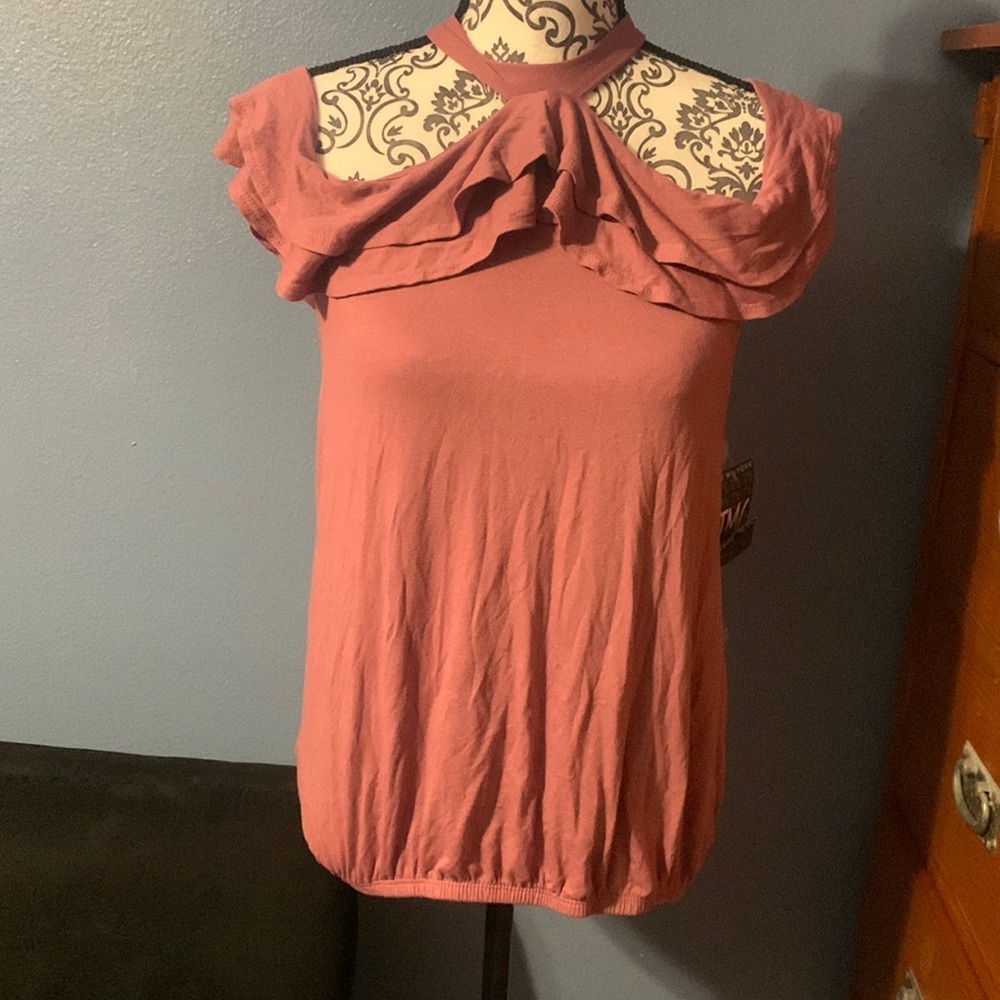 ❤️Cute TMG statement top NWT